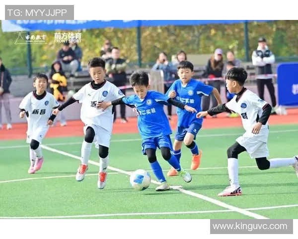 抽球星足球带你体验绿茵激情感受球员养成与竞技双重乐趣