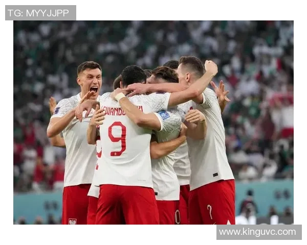 足球巨星撞击地球引发全球灾难人类命运岌岌可危